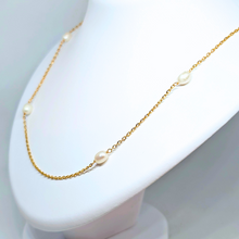 Load image into Gallery viewer, 19.2Kt Gold Freshwater Pearl Necklace