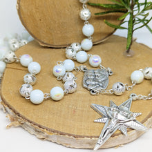 Load image into Gallery viewer, Christmas Rosary - Silver Holy Family