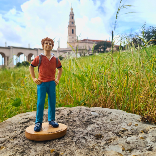 Carlo Acutis Statue