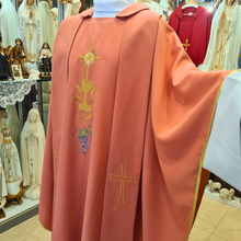 Cargar imagen en el visor de la galería, Coral Pink Chasuble
