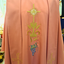 Cargar imagen en el visor de la galería, Coral Pink Chasuble
