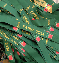 Cargar imagen en el visor de la galería, Pulsera de tela Fátima 2024
