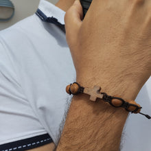 Cargar imagen en el visor de la galería, Pulsera Madera de Olivo - Docena de Cruz

