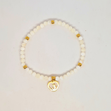 Carregar imagem no visualizador da galeria, Our Lady Pearl Bracelet
