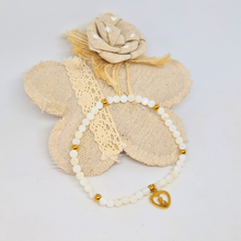 Carregar imagem no visualizador da galeria, Our Lady Pearl Bracelet
