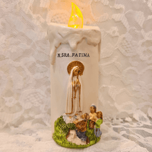 Carregar imagem no visualizador da galeria, Our Lady’s Light - Fatima Apparition Candle (4.3&#39;&#39; | 11 cm)
