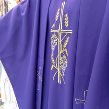 Carregar imagem no visualizador da galeria, Purple Chasuble
