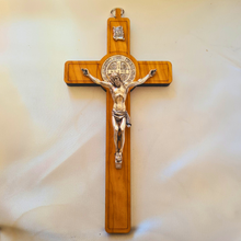 Carregar imagem no visualizador da galeria, Saint Benedict Wall Crucifix
