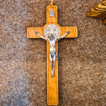 Carregar imagem no visualizador da galeria, Saint Benedict Wall Crucifix
