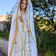 Load image into Gallery viewer, Statue White Veil [Exclusive]
