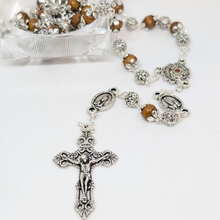 Cargar imagen en el visor de la galería, Wood Rosary - Medals of Fatima

