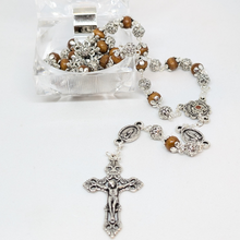 Cargar imagen en el visor de la galería, Wood Rosary - Medals of Fatima
