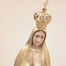 Load and play video in Gallery viewer, Our Lady of Fatima - Golden Special Edition - 11.8&#39;&#39; | 30cm

