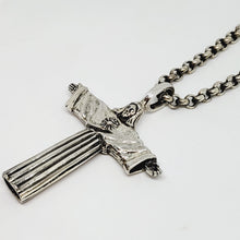 Cargar imagen en el visor de la galería, Christ the King [Sterling Silver]
