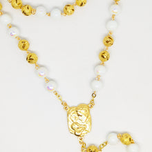 Load image into Gallery viewer, Christmas Rosary - Golden Holy Family
