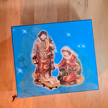 Load image into Gallery viewer, Classic Nativity Scene - 3 Pieces | 4.13&#39;&#39; | 10.5cm
