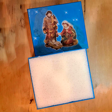 Load image into Gallery viewer, Classic Nativity Scene - 3 Pieces | 4.13&#39;&#39; | 10.5cm
