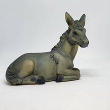 Carregar imagem no visualizador da galeria, Ox &amp; Donkey - Loja Esperanca Exclusive Nativity Scene
