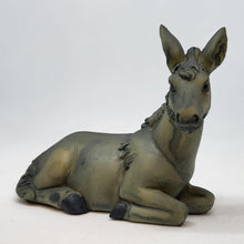 Carregar imagem no visualizador da galeria, Ox &amp; Donkey - Loja Esperanca Exclusive Nativity Scene
