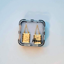 Cargar imagen en el visor de la galería, Golden Scapular - Our Lady of Mount Carmel and Sacred Heart of Jesus
