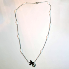Carregar imagem no visualizador da galeria, Mother of Pearl Dozen with medal of the Angel and Our Lady of Fatima
