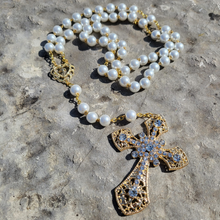 Cargar imagen en el visor de la galería, Pearl Glass Rosary
