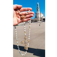 Cargar imagen en el visor de la galería, Pearl Glass Rosary
