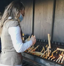 Cargar y reproducir el video en el visor de la galería, Light a candle in Fatima
